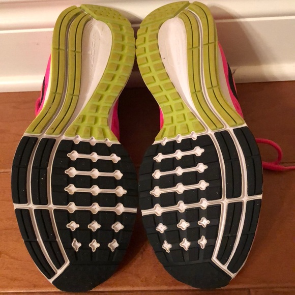 Women’s Nike Pegasus - Picture 4 of 4